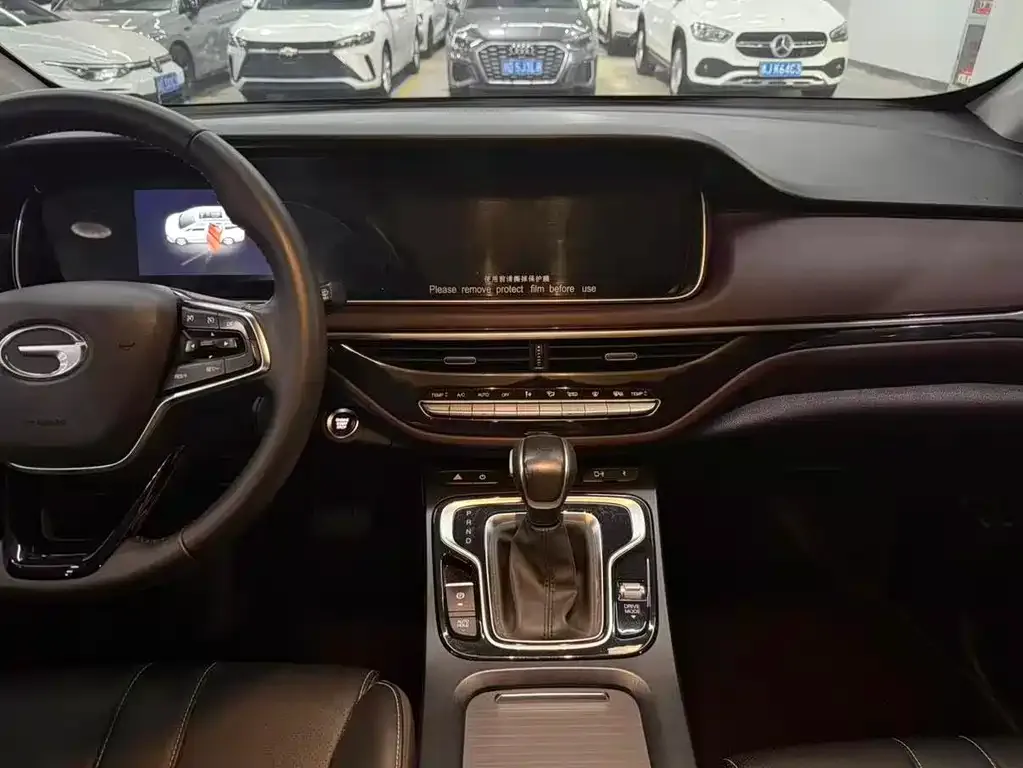 GAC Motor Trumpchi M6 — фото 10