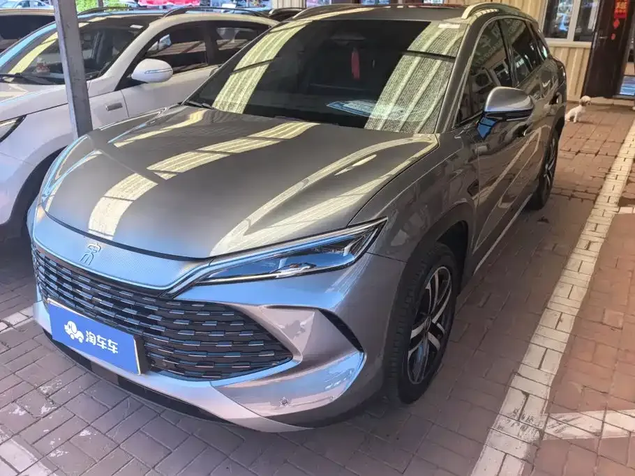 BYD L DM-i — фото 1