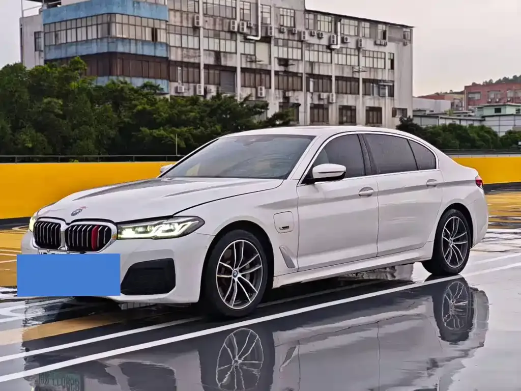 BMW 5 Series New Energy — фото 1