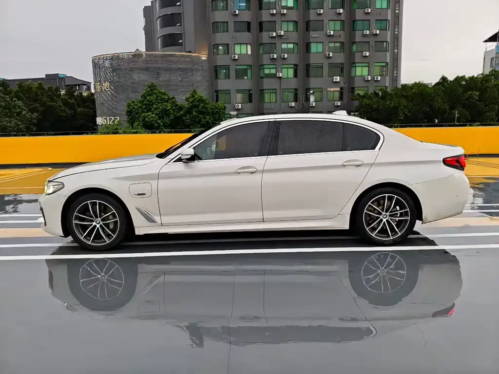 BMW 5 Series New Energy — фото 5