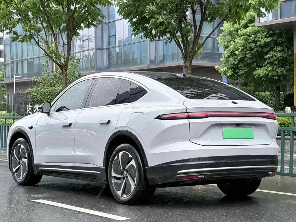 NIO EC6 — фото 8