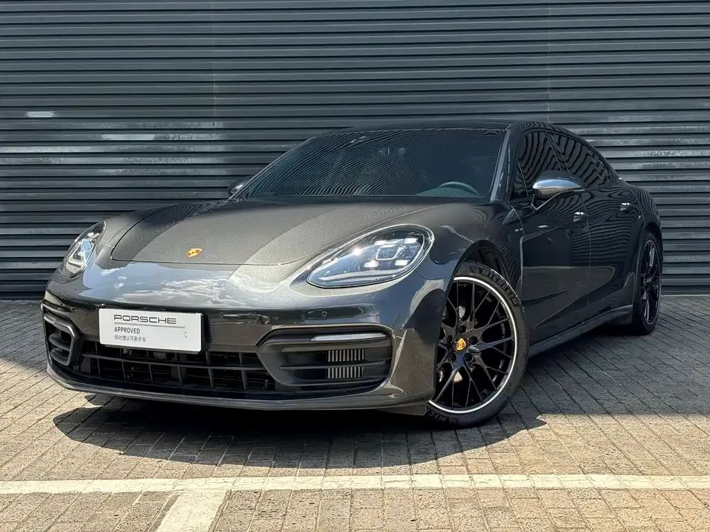 Porsche Panamera — фото 1
