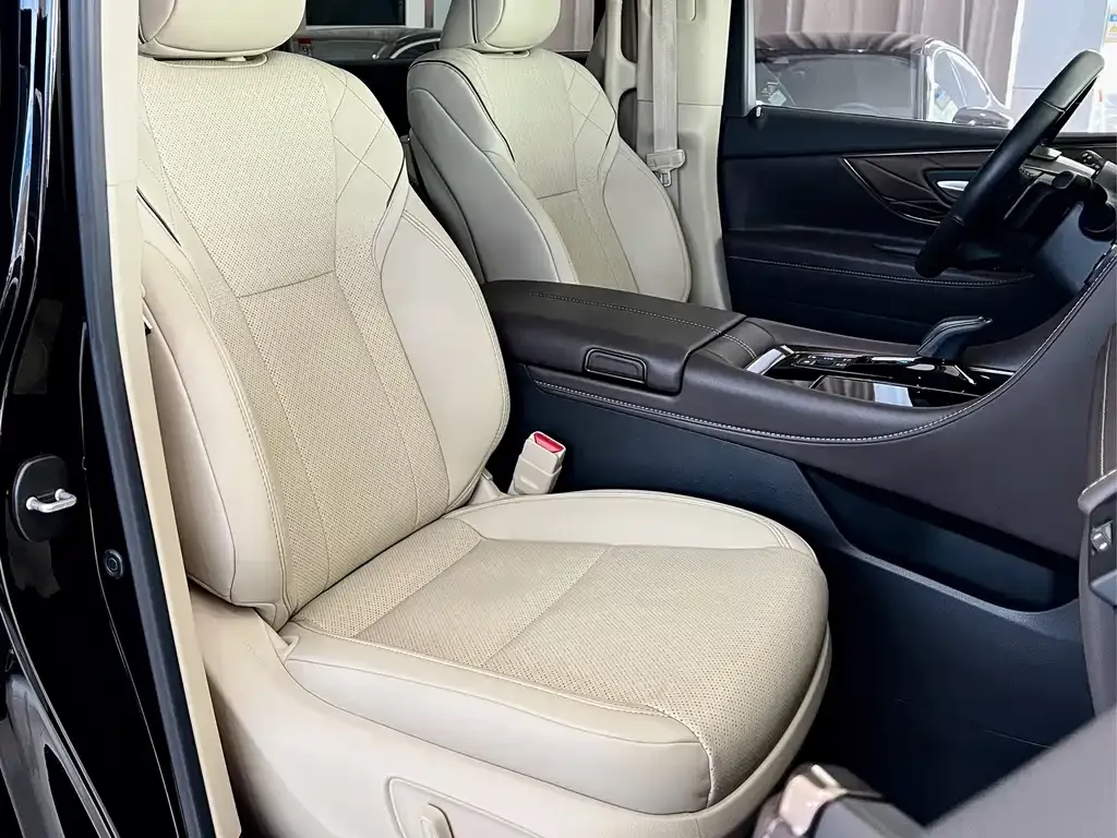 Toyota Alphard — фото 2