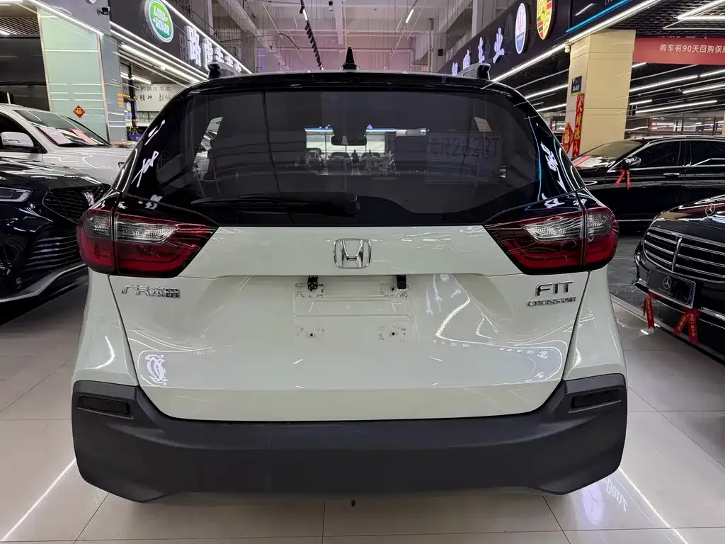 Honda Fit — фото 7