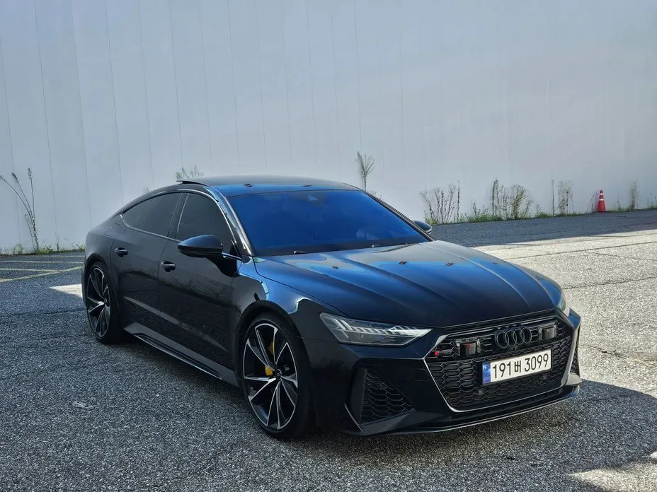 Audi RS7 — фото 9