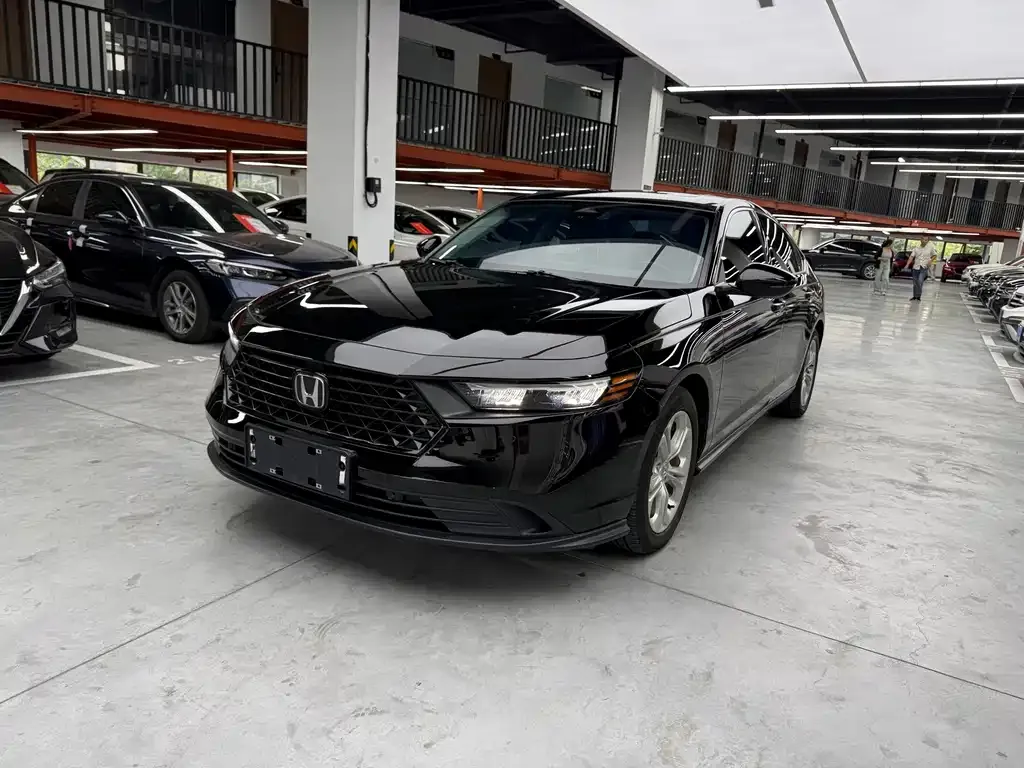 Honda Accord — фото 1
