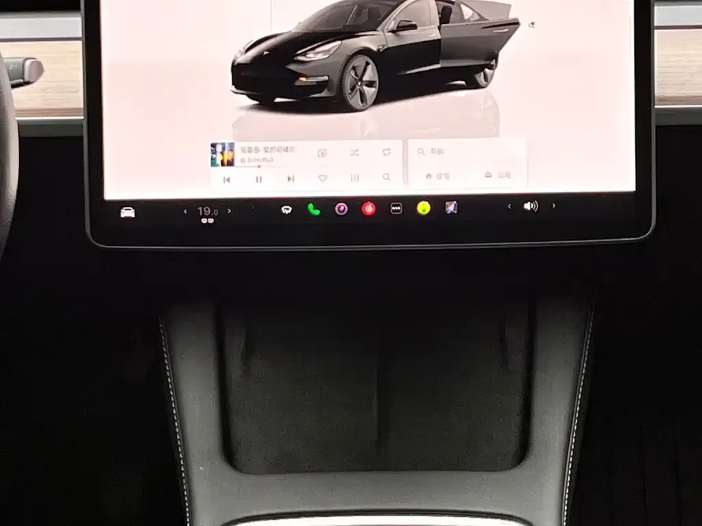 Tesla Model 3 — фото 4