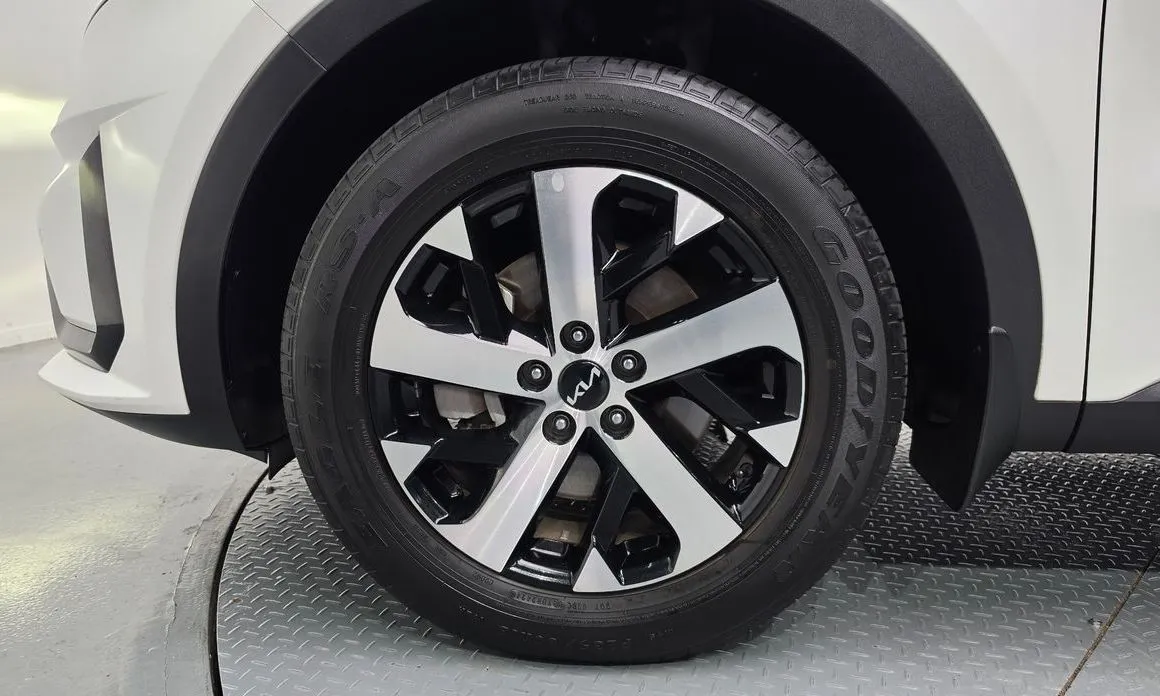 Kia Sorento — фото 6