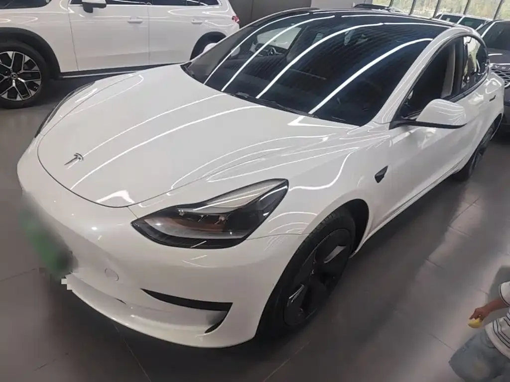 Tesla Model 3 — фото 10