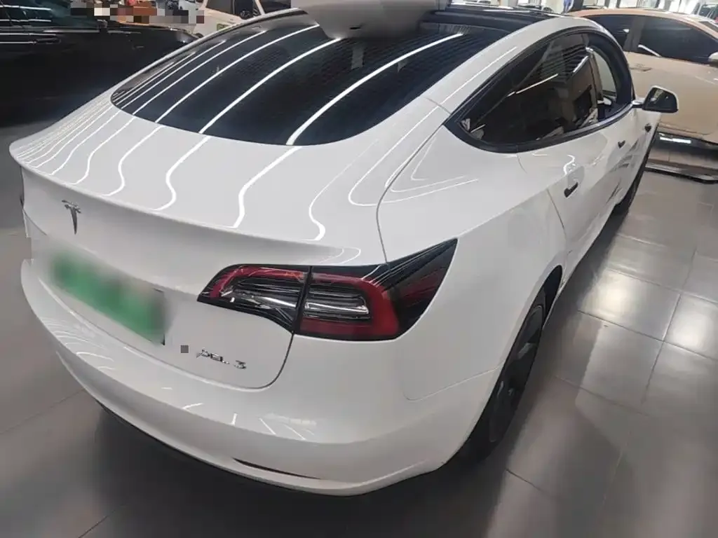 Tesla Model 3 — фото 3