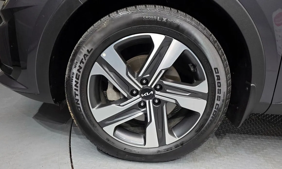 Kia Sorento — фото 8