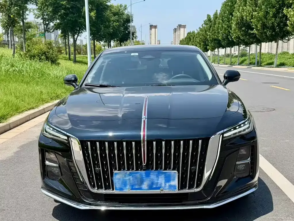 Hongqi H5 — фото 1