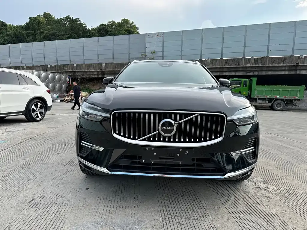 Volvo XC60 — фото 4