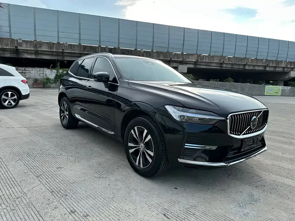 Volvo XC60 — фото 8