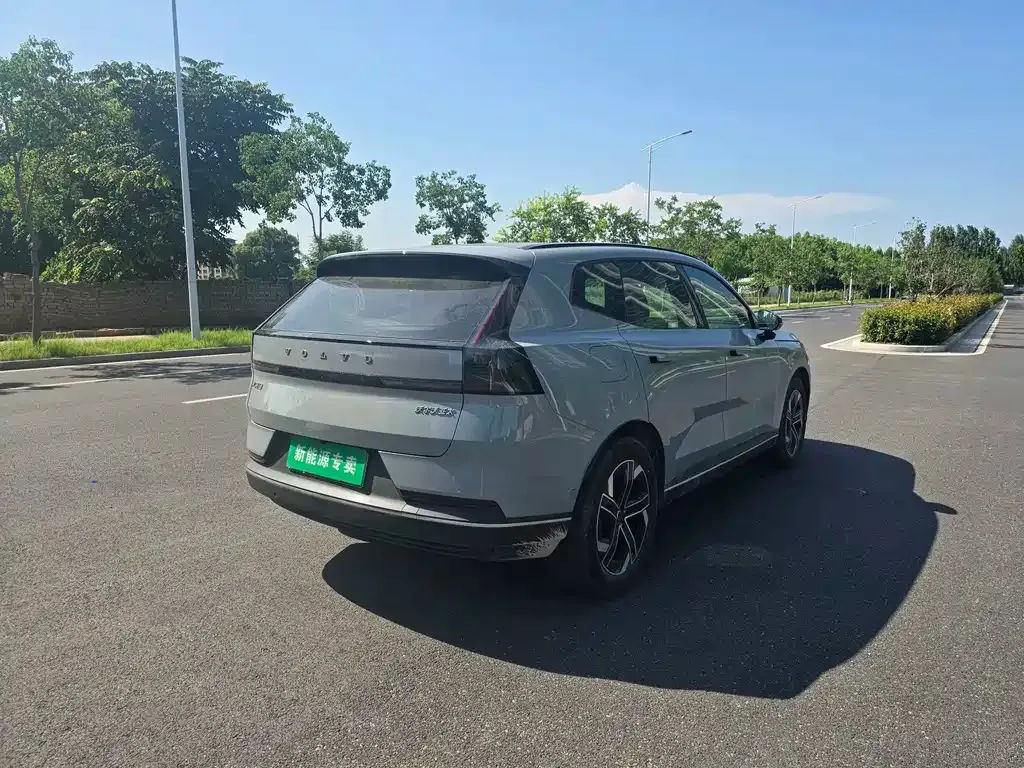 Volvo XC70 Plug-in Hybrid — фото 9