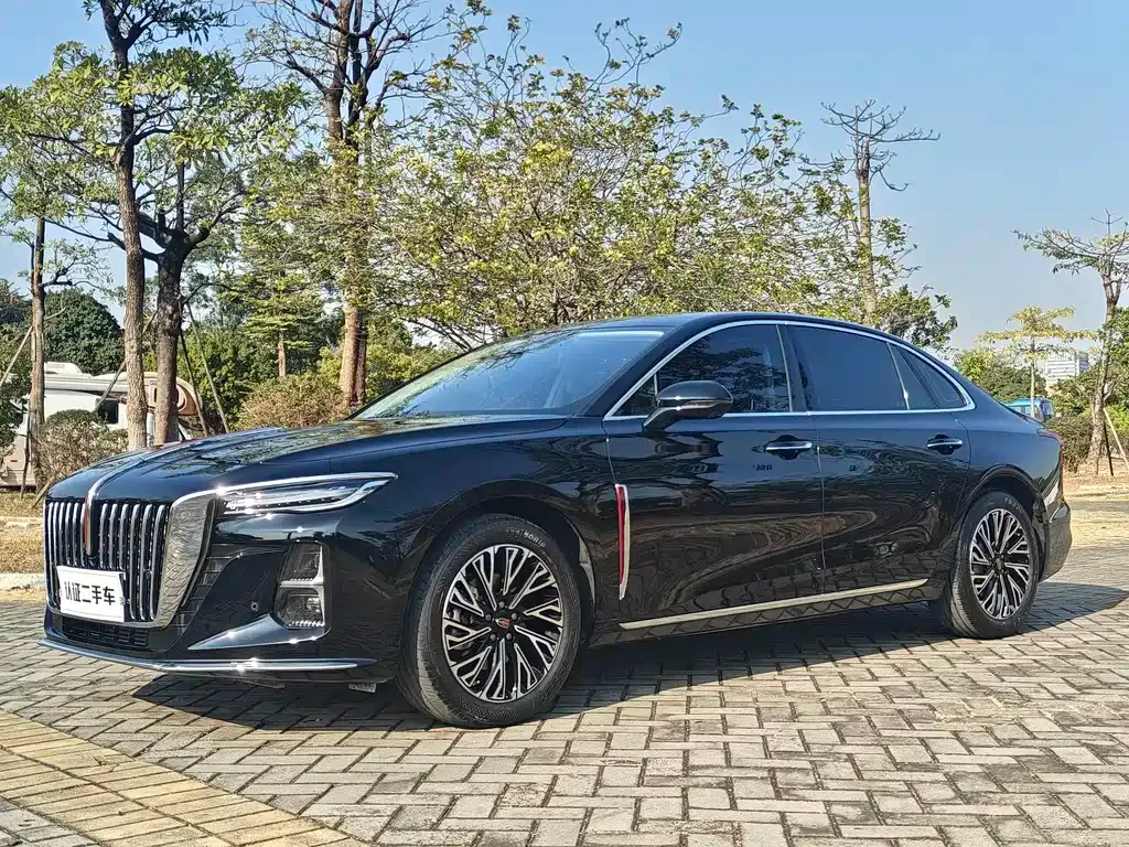 Hongqi H5 — фото 1