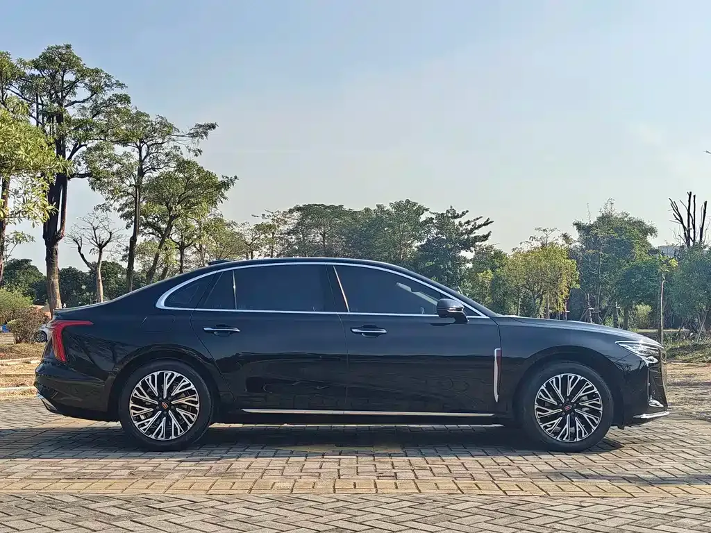 Hongqi H5 — фото 8