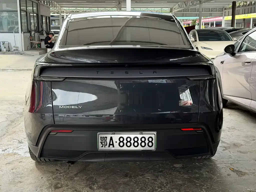Tesla Model Y — фото 4
