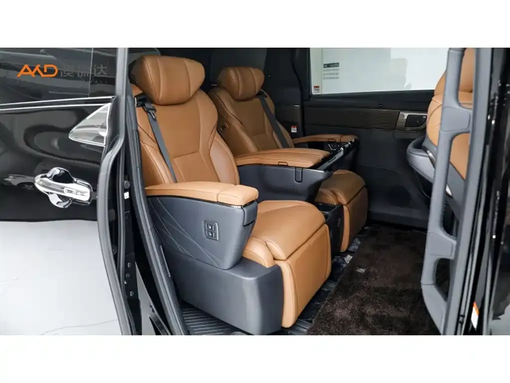 Toyota Alphard — фото 5
