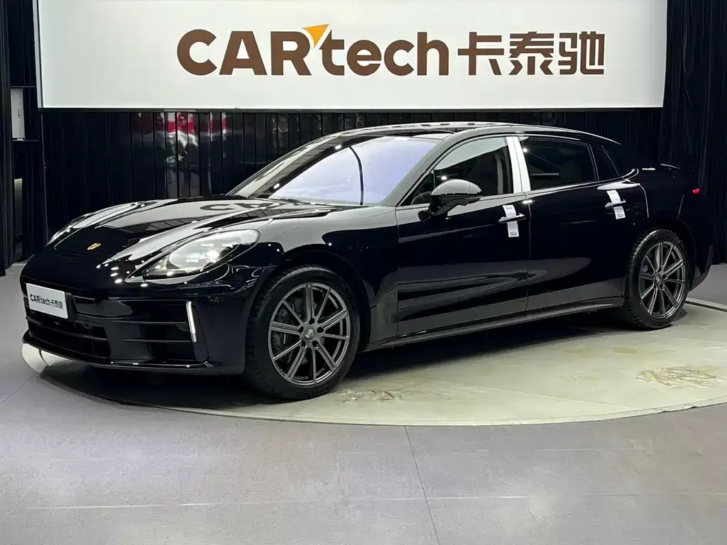 Porsche Panamera — фото 1