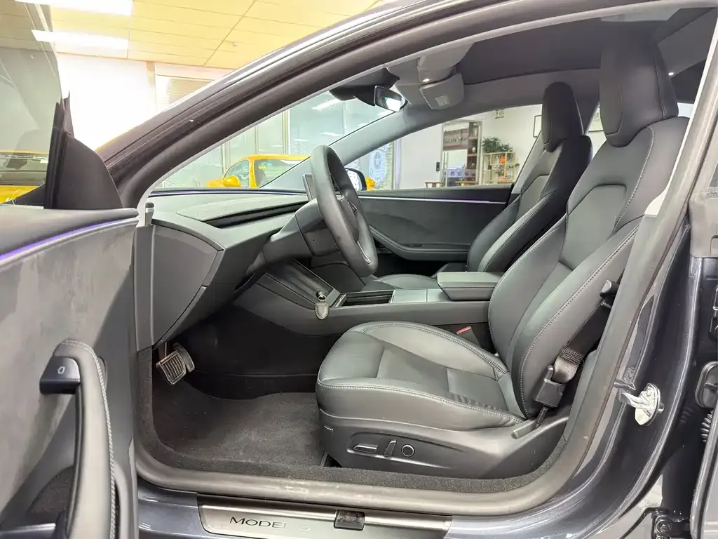 Tesla Model 3 — фото 10