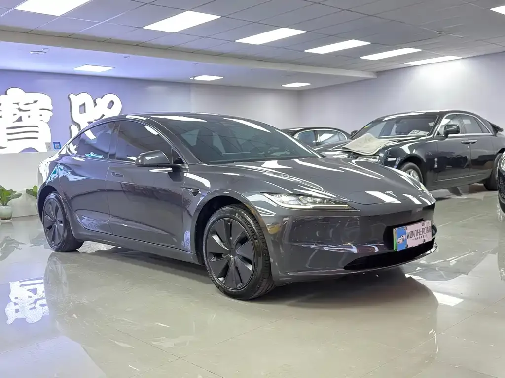 Tesla Model 3 — фото 3