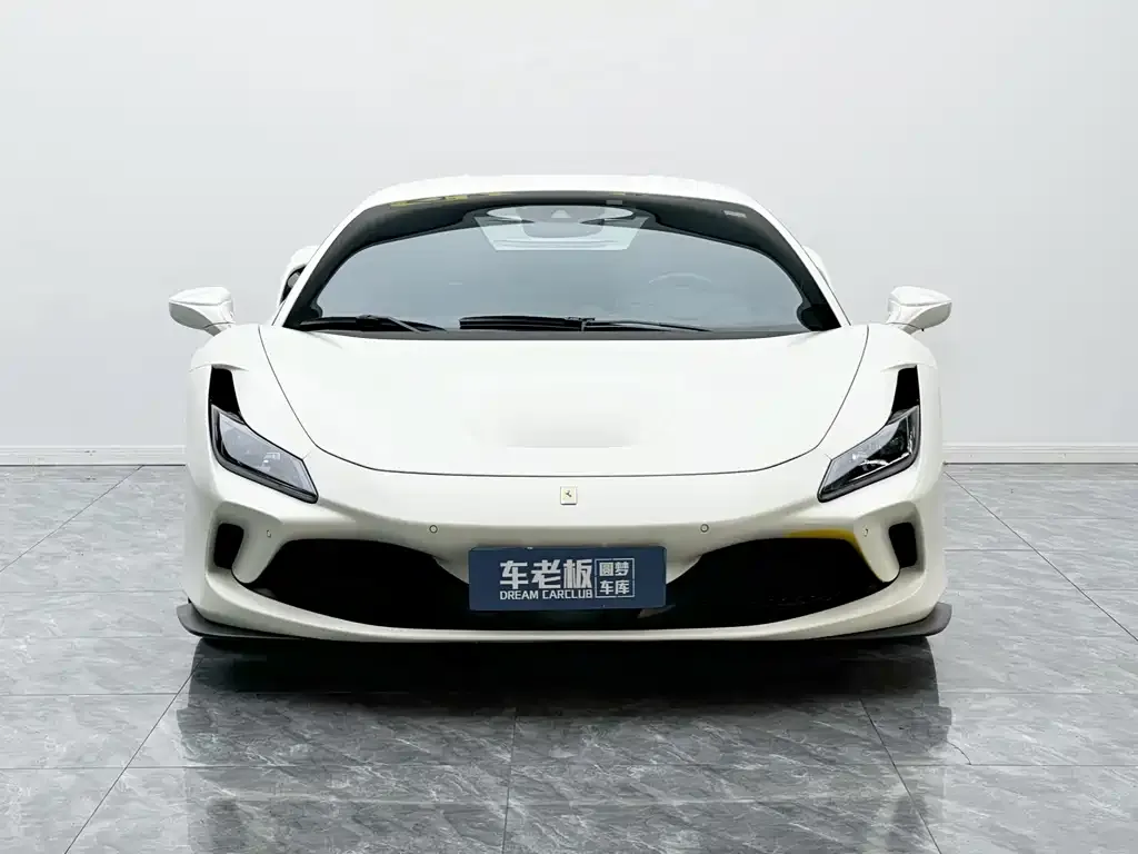 Ferrari F8 — фото 10