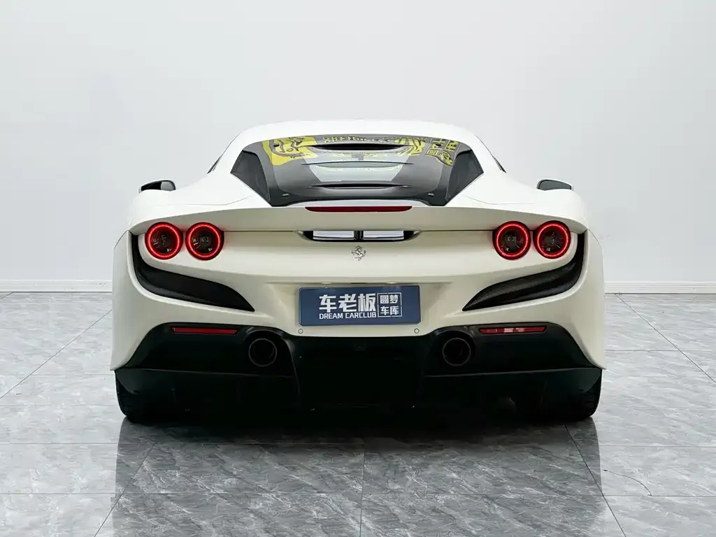 Ferrari F8 — фото 6