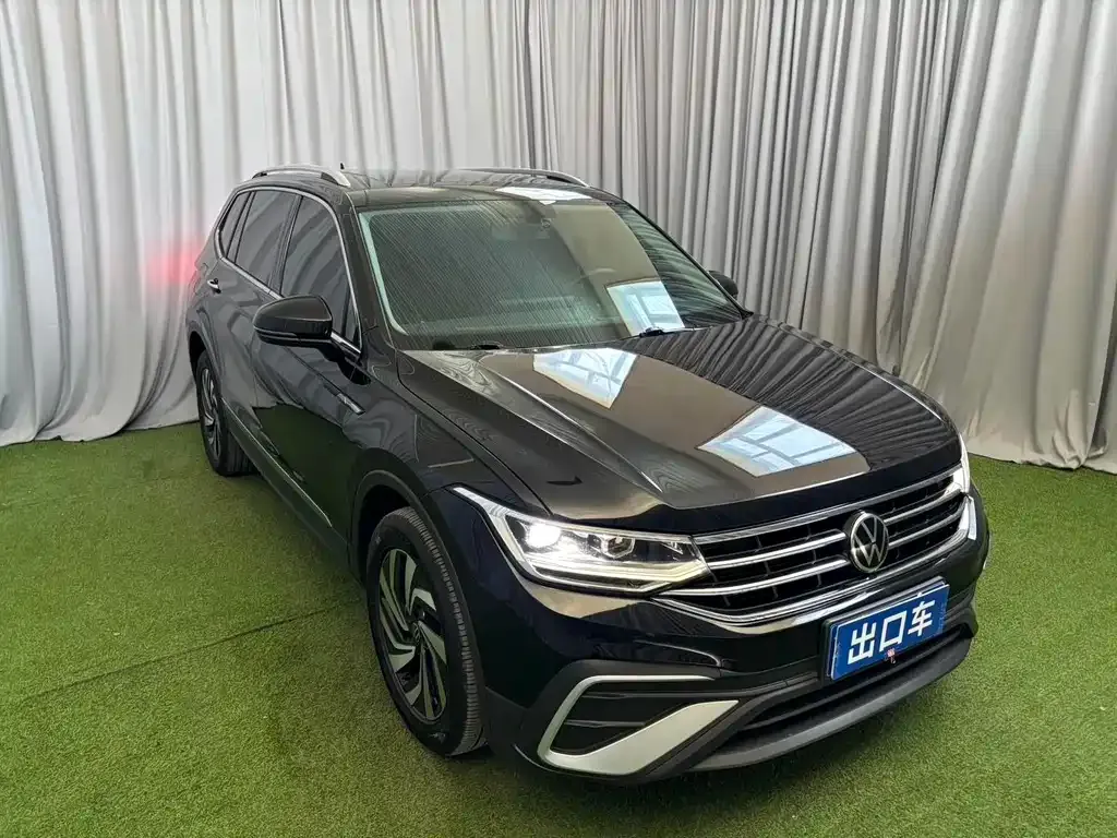Volkswagen Tiguan L — фото 7