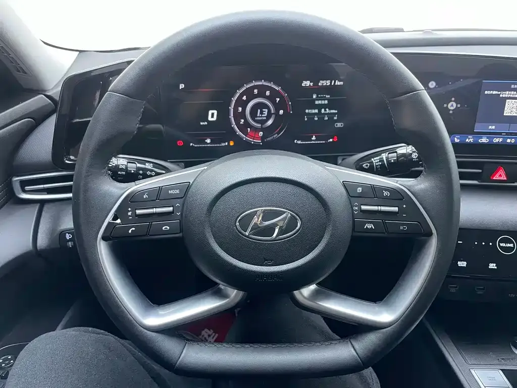 Hyundai Elantra — фото 6