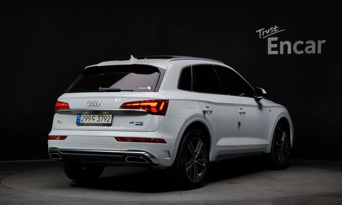 Audi Q5 — фото 6