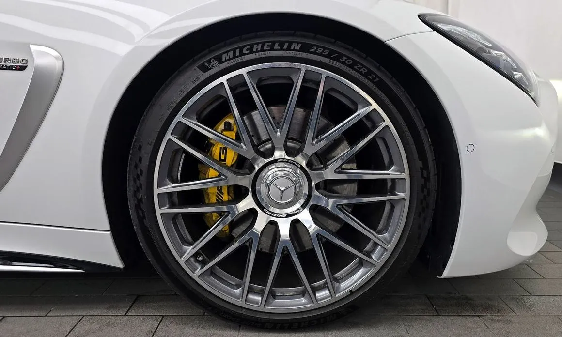 Mercedes-Benz AMG GT — фото 8