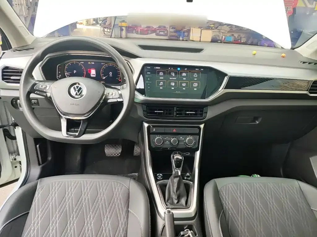 Volkswagen T-Cross — фото 2