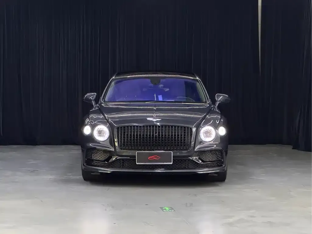 Bentley Flying Spur — фото 3