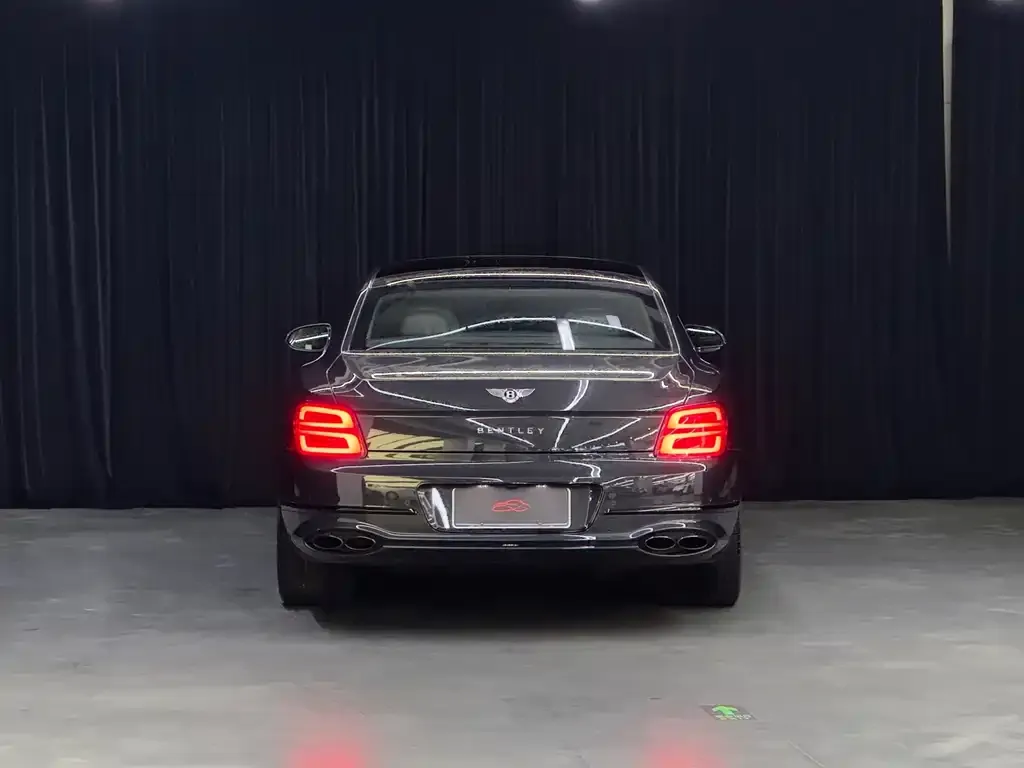 Bentley Flying Spur — фото 4