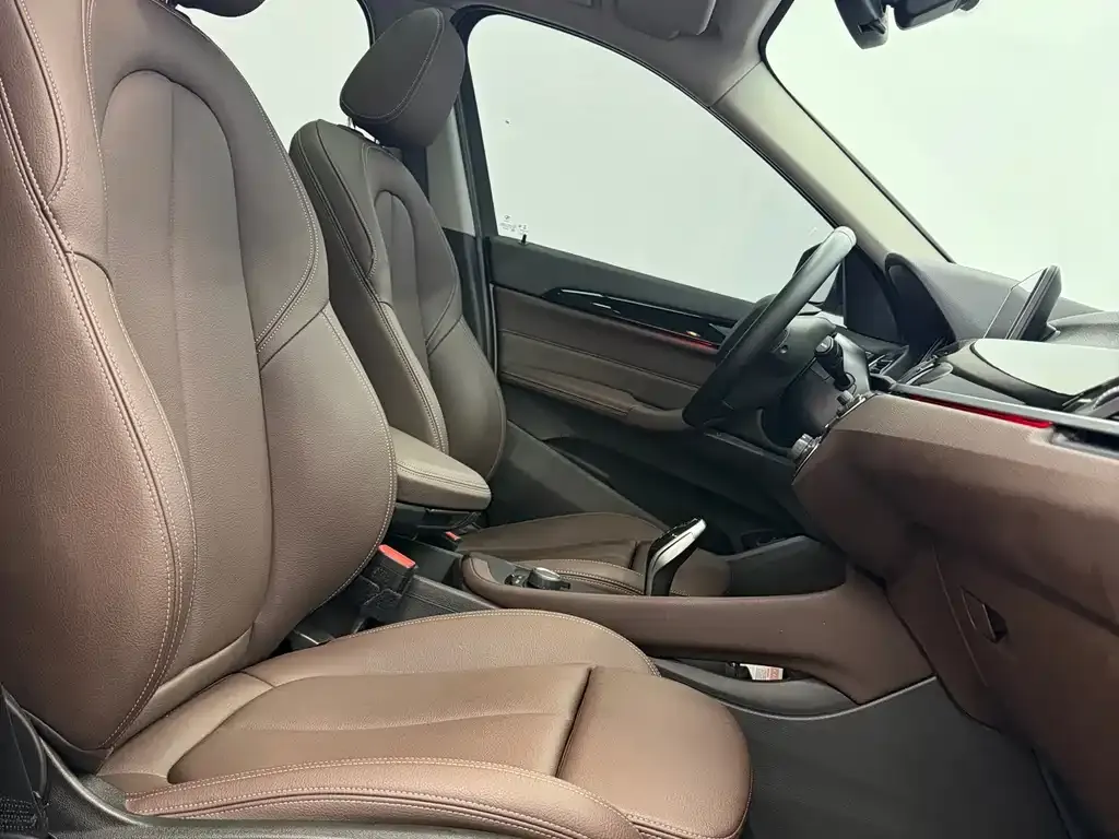 BMW X1 — фото 9
