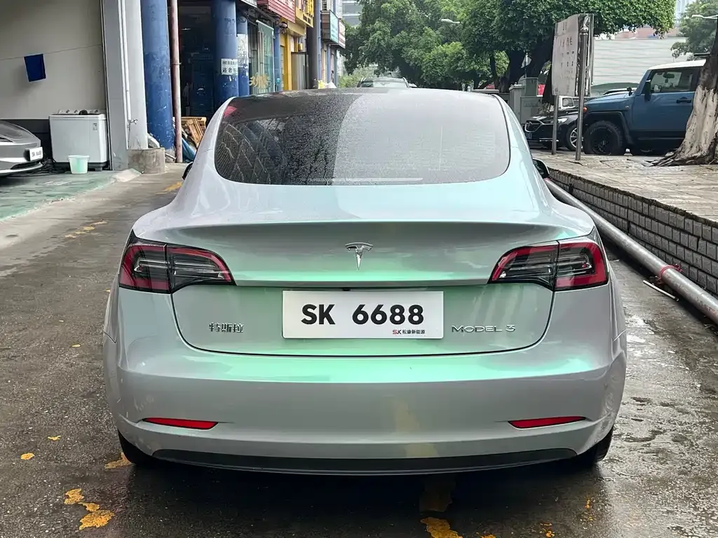 Tesla Model 3 — фото 7