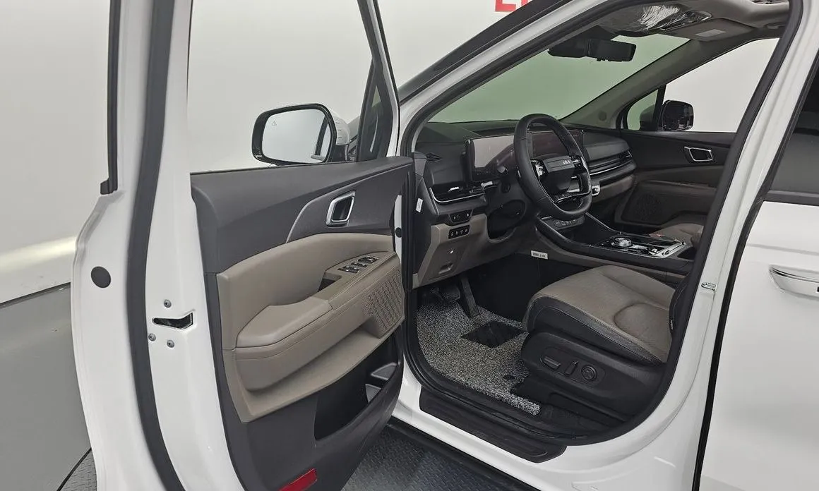 Kia Carnival — фото 10