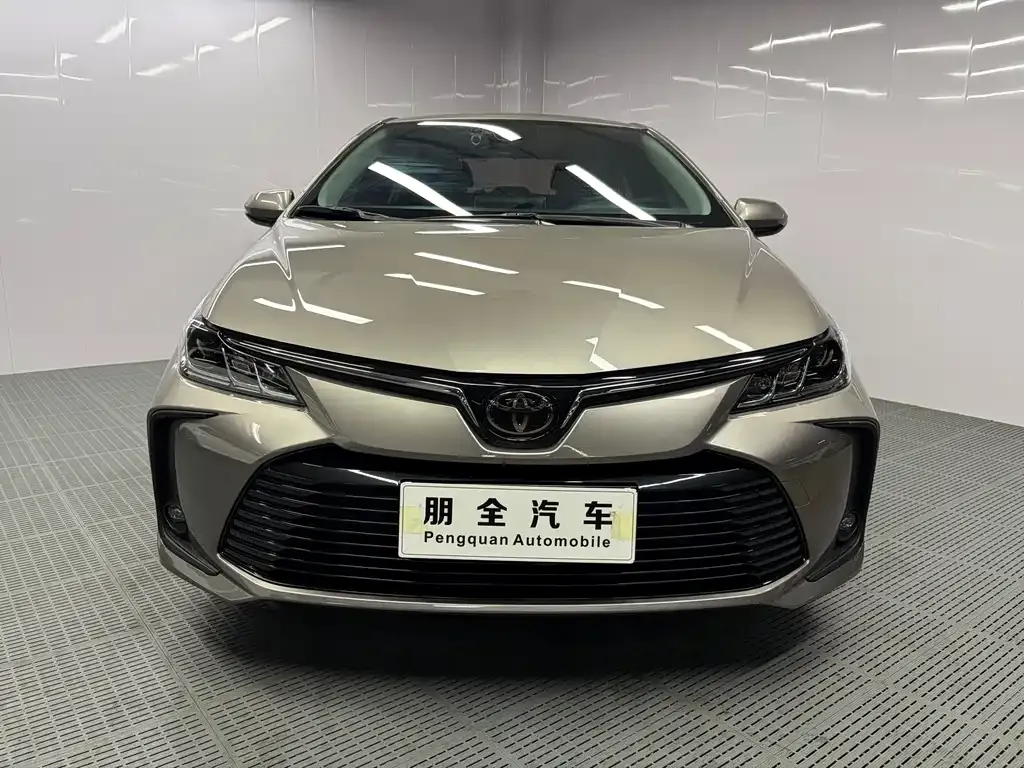 Toyota Corolla — фото 2