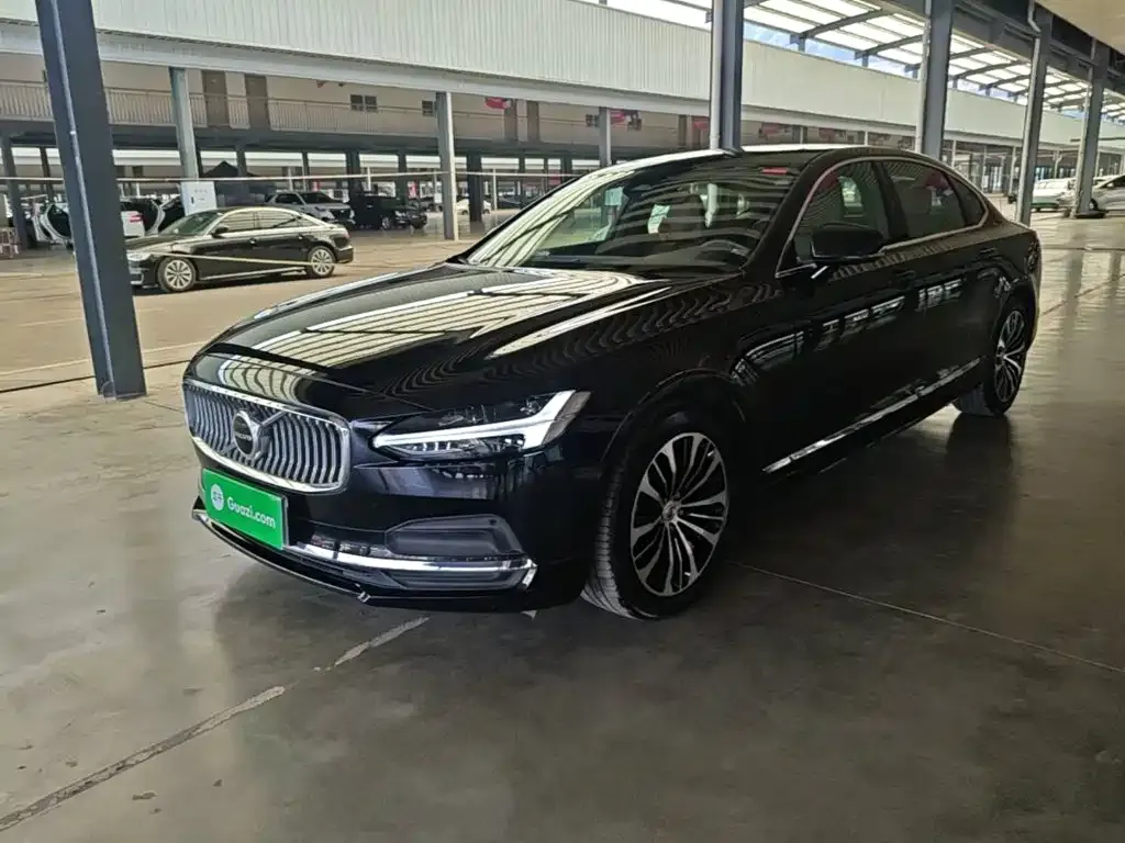 Volvo S90 — фото 1