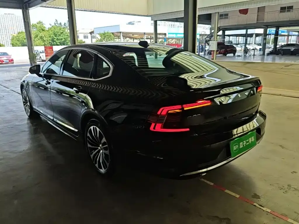 Volvo S90 — фото 9
