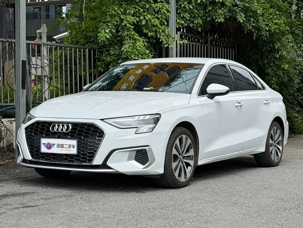 Audi A3 — фото 1