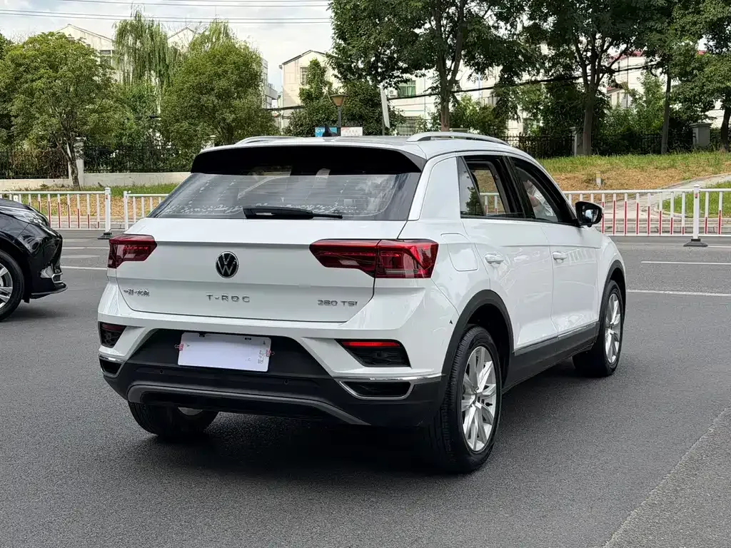 Volkswagen T-Roc — фото 4