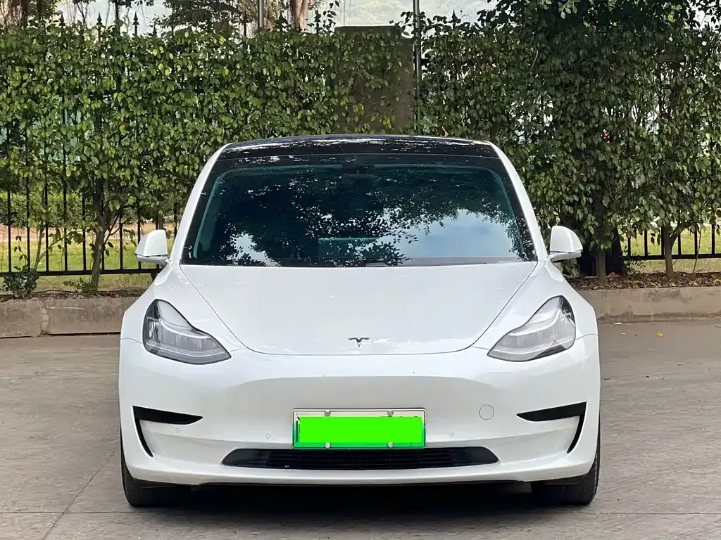 Tesla Model 3 — фото 8