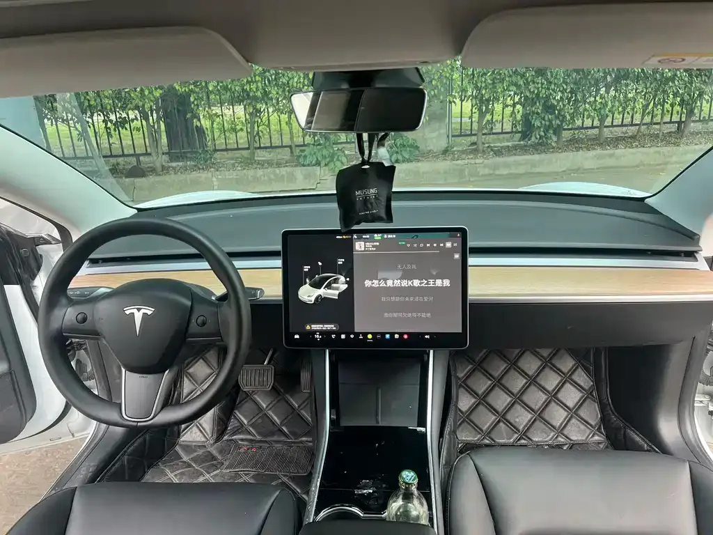 Tesla Model 3 — фото 6