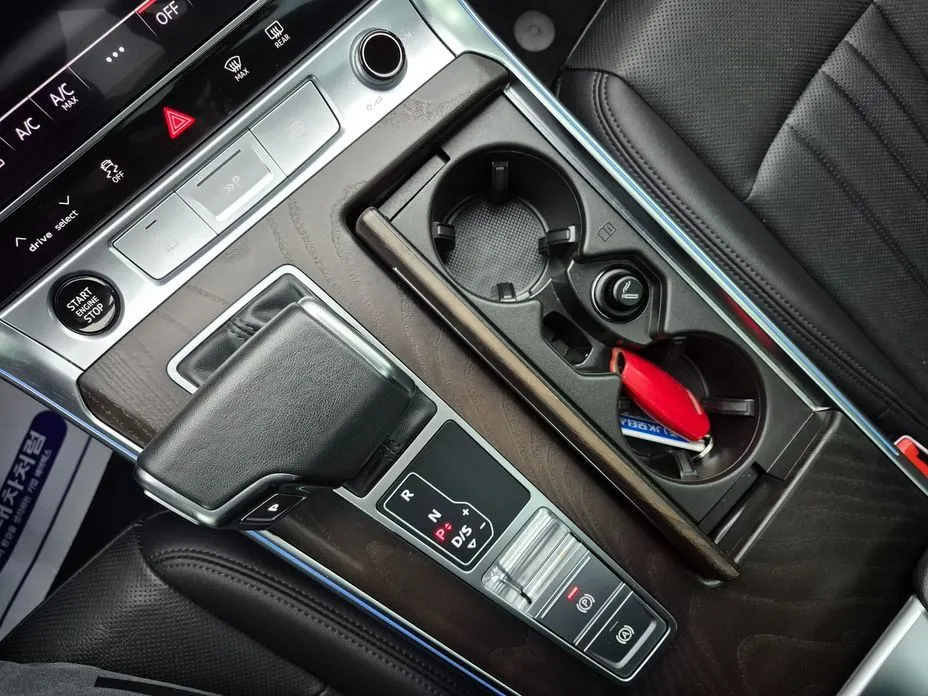 Audi A6 — фото 10