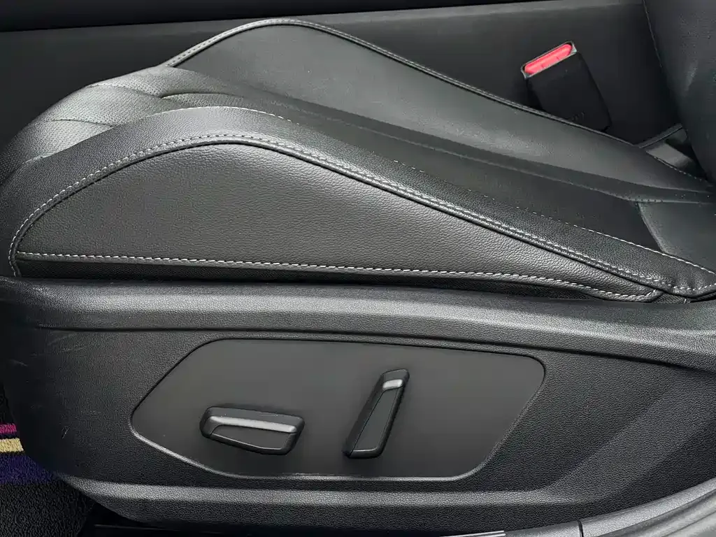 Hyundai Elantra — фото 10