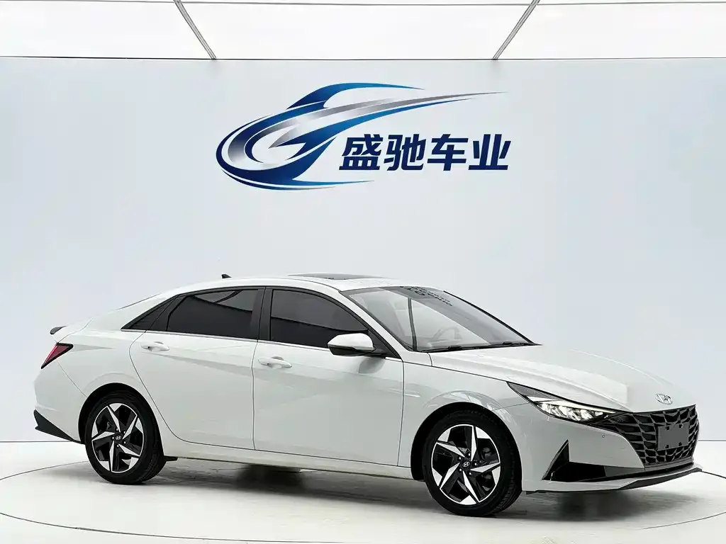 Hyundai Elantra — фото 9