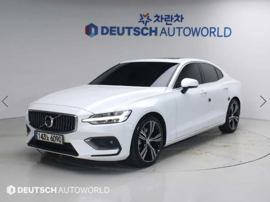 Volvo S60 — фото 1
