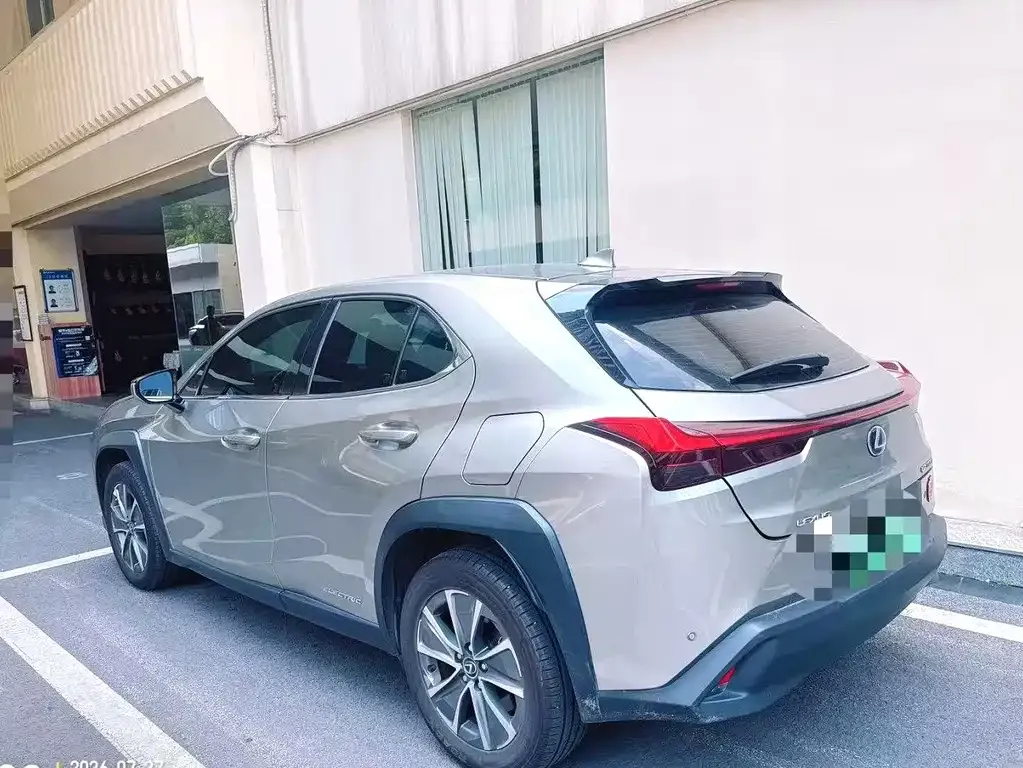 Lexus UX New Energy — фото 3
